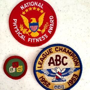 Vintage Embroidered Patches Set